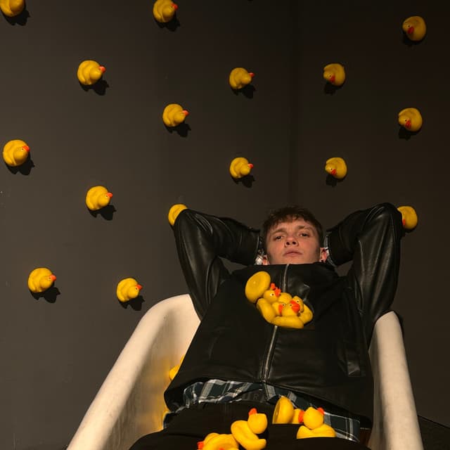 Obal: Celý Hood